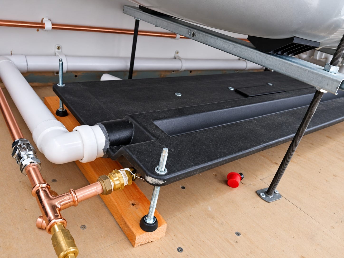 goldthorns-easyfit-under-bath WWHRS installed beneath the bath as part of the bathroom refurbishment.